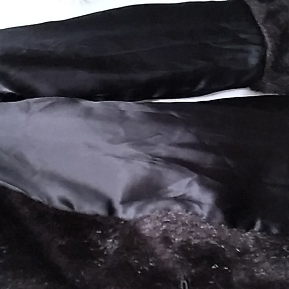 MONTEREY FASHION FAUX FUR COAT FULL LENGTH - Picture 11 of 17